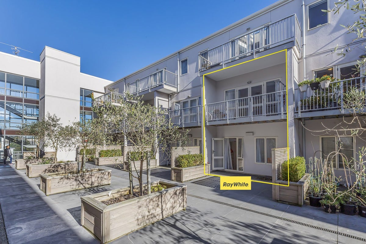 111/72 Herald Street, Berhampore, Wellington - Carousel 1