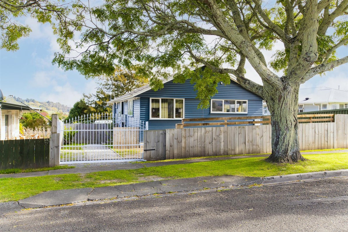 24 Lyell Road, Outer Kaiti, Gisborne - Carousel 1