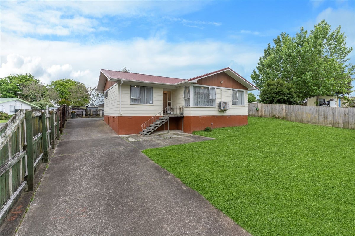 21 Chrisarda Place, Red Hill, Papakura - Carousel 1