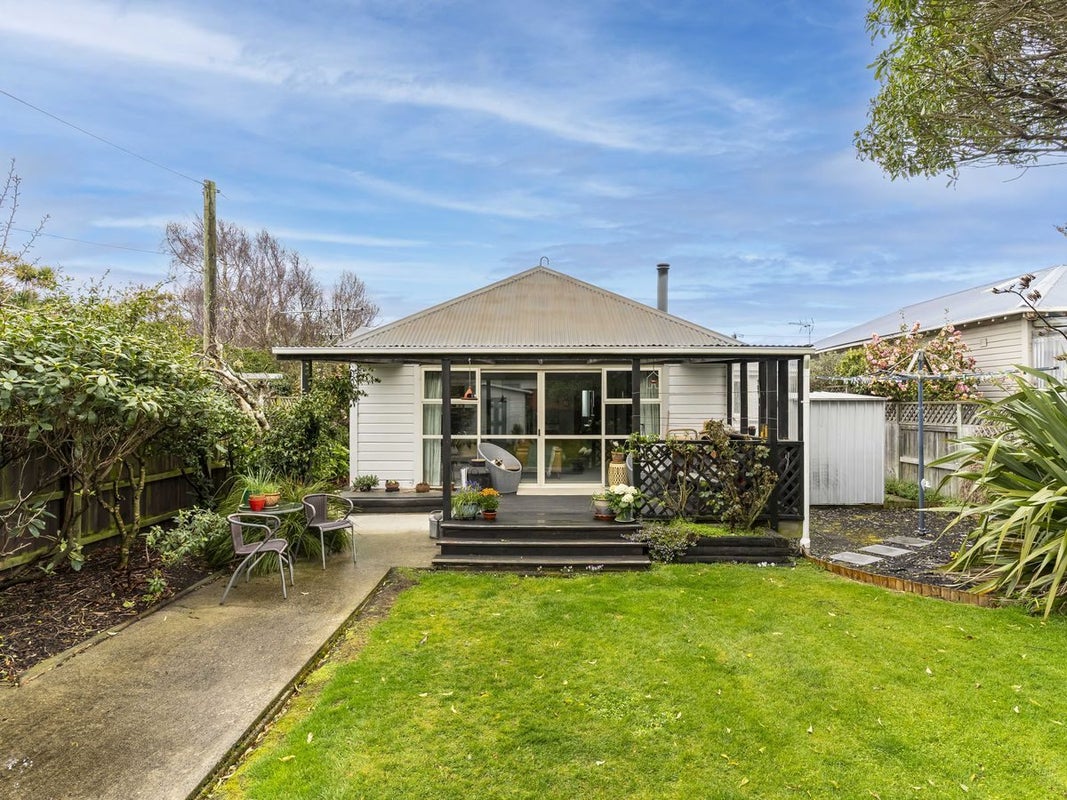 22 Hargest Crescent, Saint Kilda, Dunedin - Carousel 1
