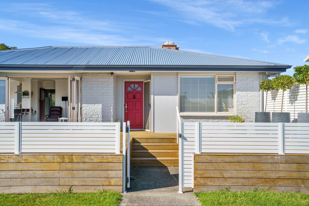 4 Kulim Avenue, Otumoetai, Tauranga - Carousel 1