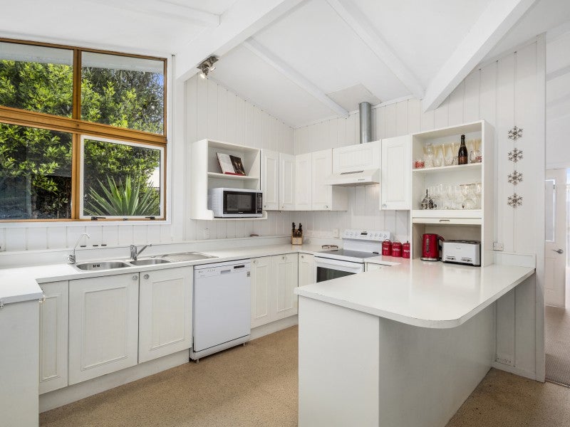 3B Shanly Street, Brown Owl, Upper Hutt - Carousel 2