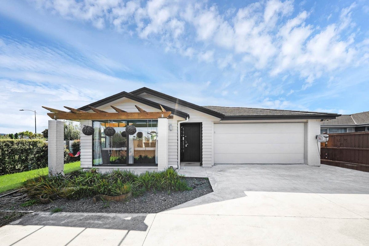 12 Biplane Street, Takanini, Auckland - Carousel 2