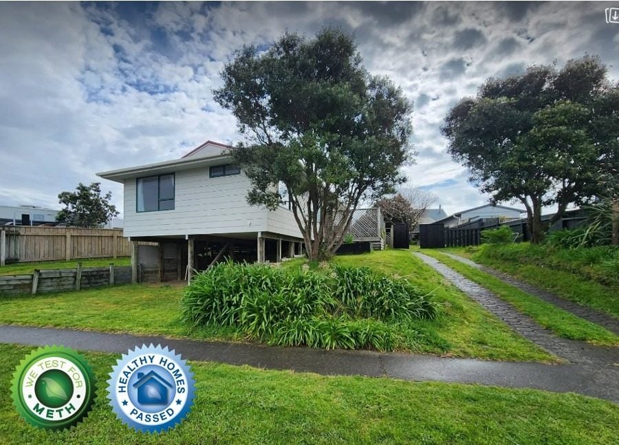31 Rutherford Drive, Waikanae Beach, Waikanae - Carousel 1