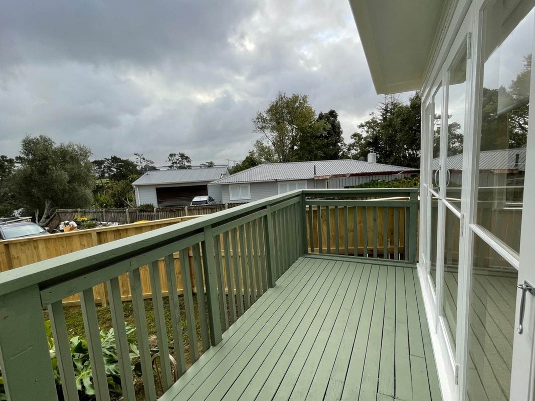 53 Amberley Avenue, Te Atatu South, Auckland - Carousel 15