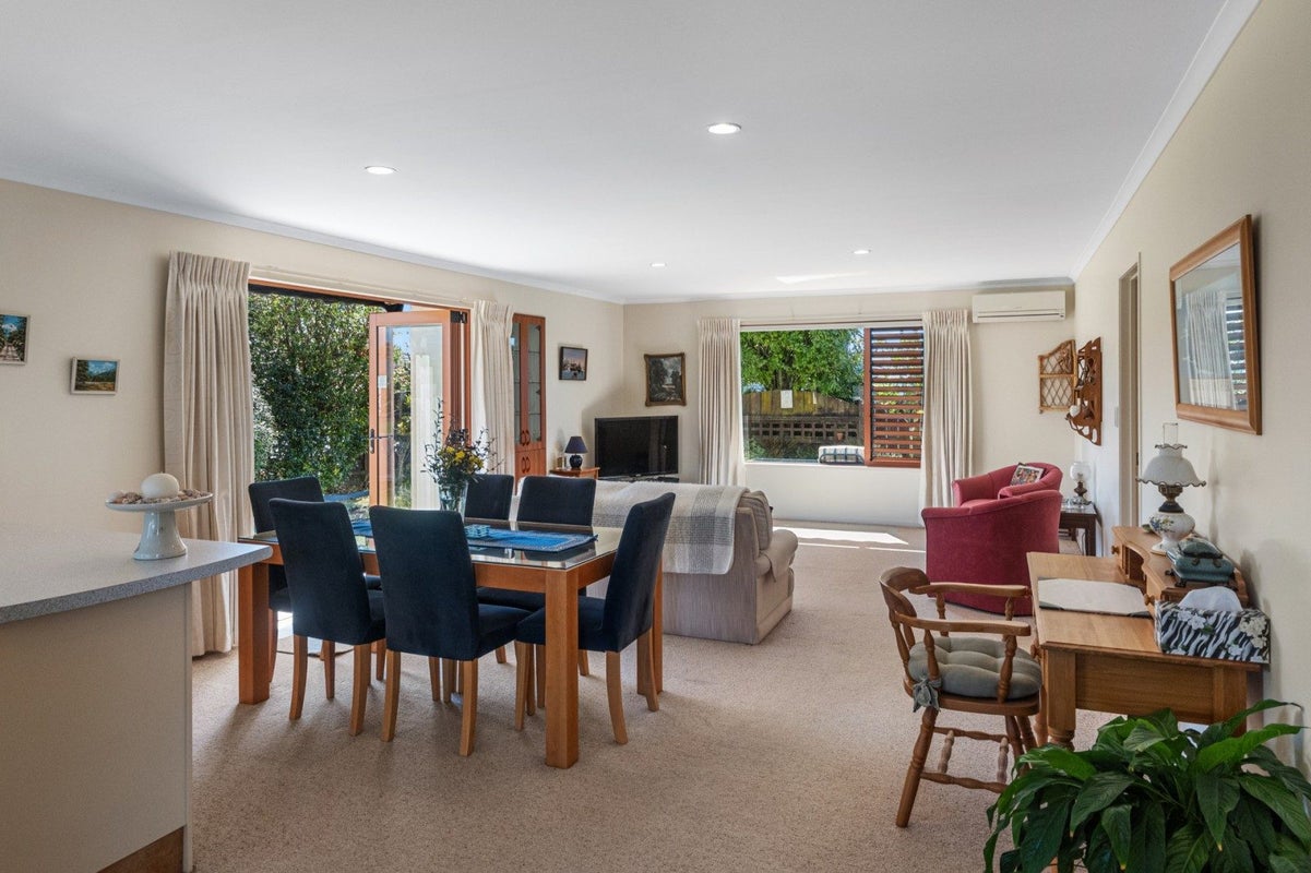 8 Cheyne Road, Pyes Pa, Tauranga - Carousel 1