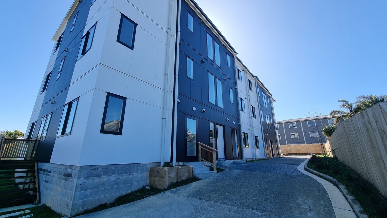 201/4 Richards Avenue, Papatoetoe, Auckland - Carousel 1
