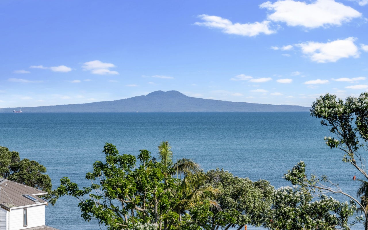 19 Zita Avenue, Matakatia Bay, Rodney, Auckland - Carousel 2