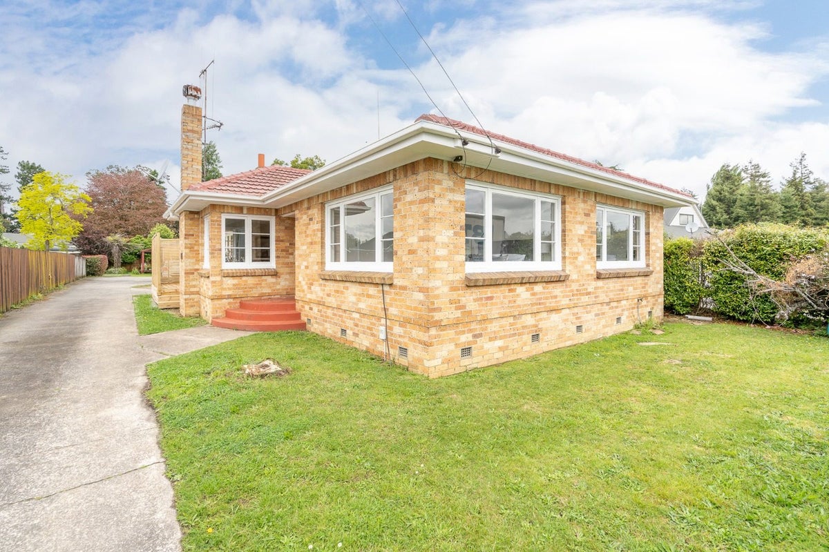 376B Ulster Street, Beerescourt, Hamilton - Carousel 2