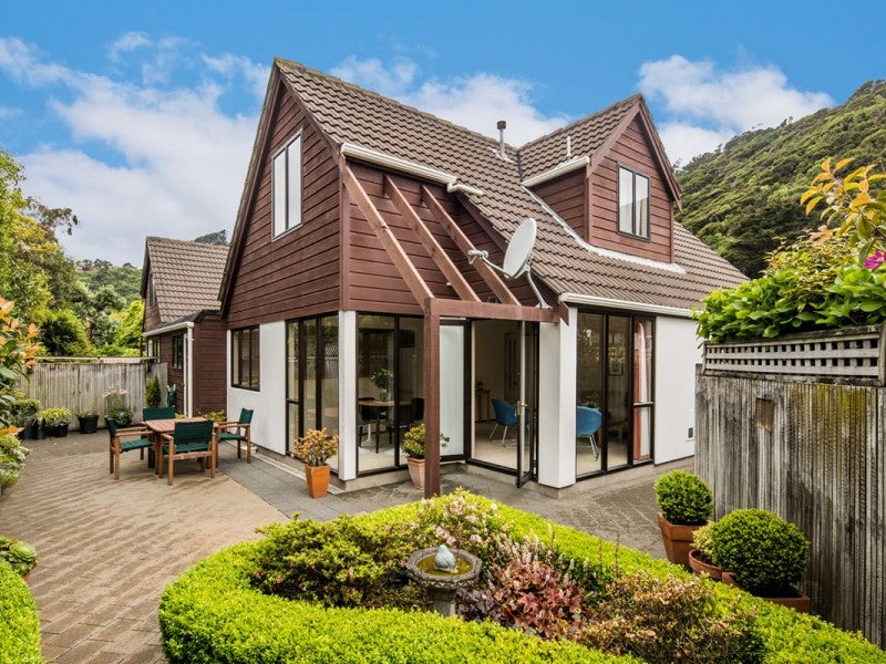 4/130 Muritai Road, Eastbourne, Lower Hutt - Carousel 1