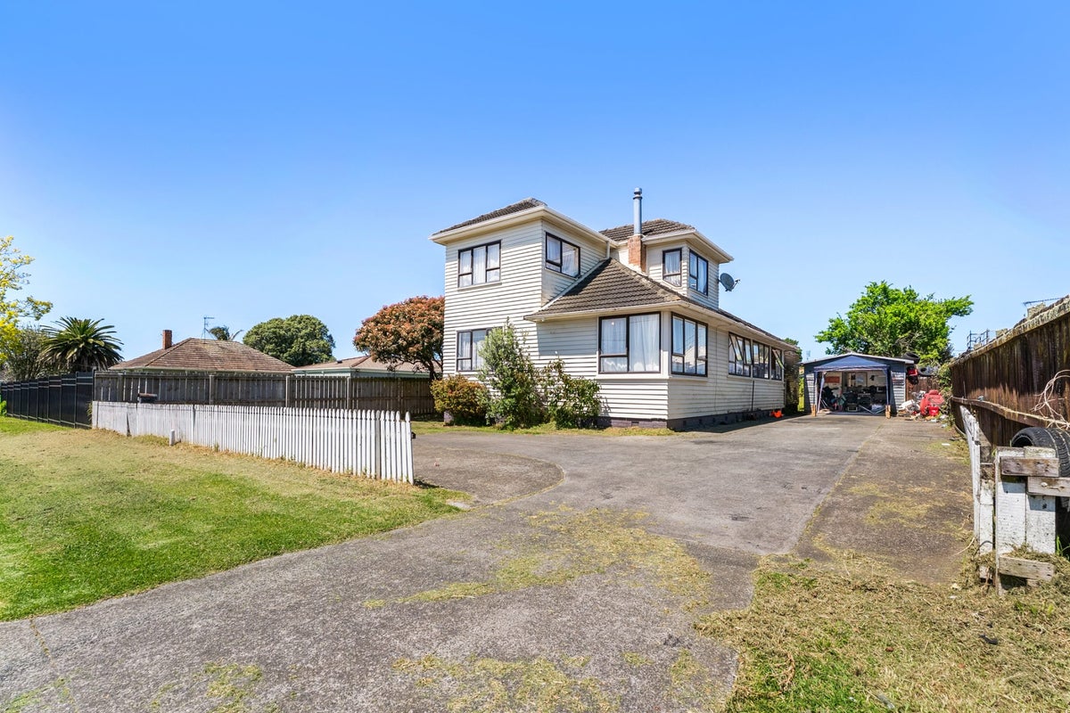 2 Matapan Road, Panmure, Auckland - Carousel 2