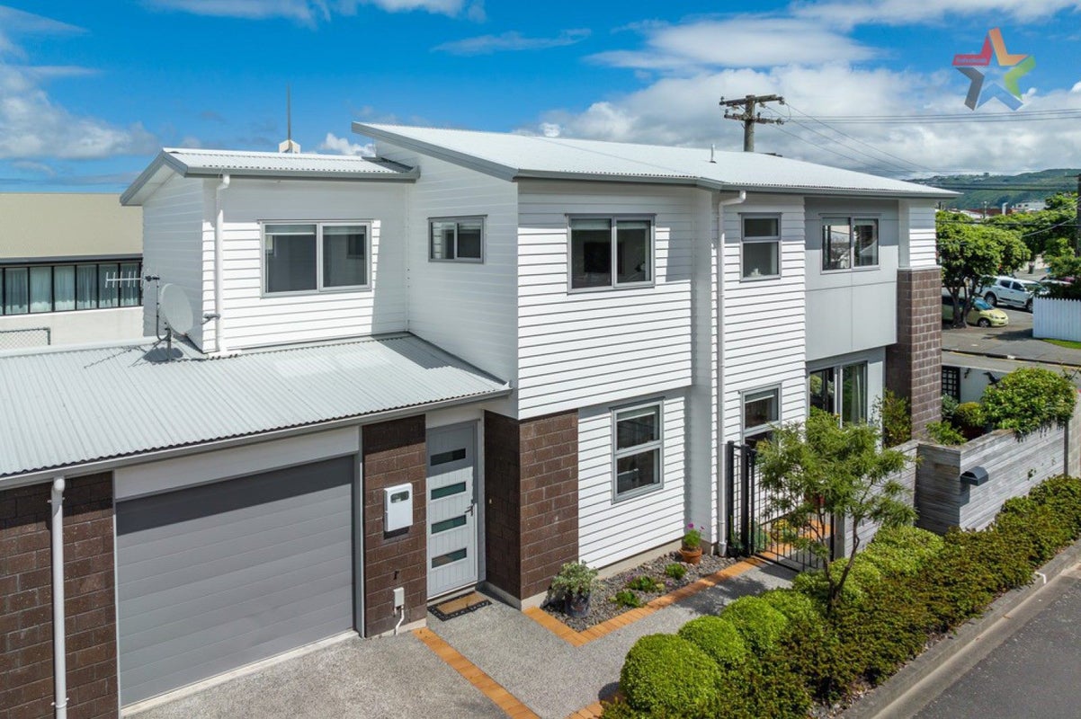 2 Latimer Way, Petone, Lower Hutt - Carousel 1