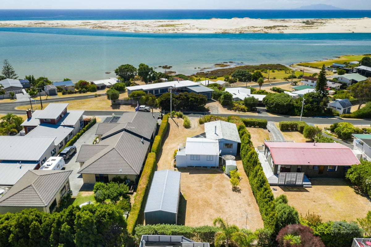 30 Cheviot Street, Mangawhai Heads, Mangawhai - Carousel 2