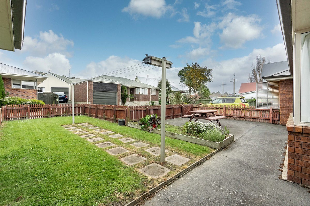 39B Eastbourne Street, Caversham, Dunedin - Carousel 21