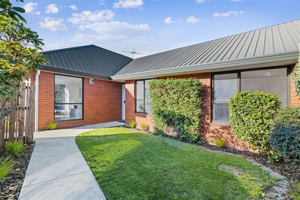 2/11 Gatonby Place, Avonhead, Christchurch - Carousel 18