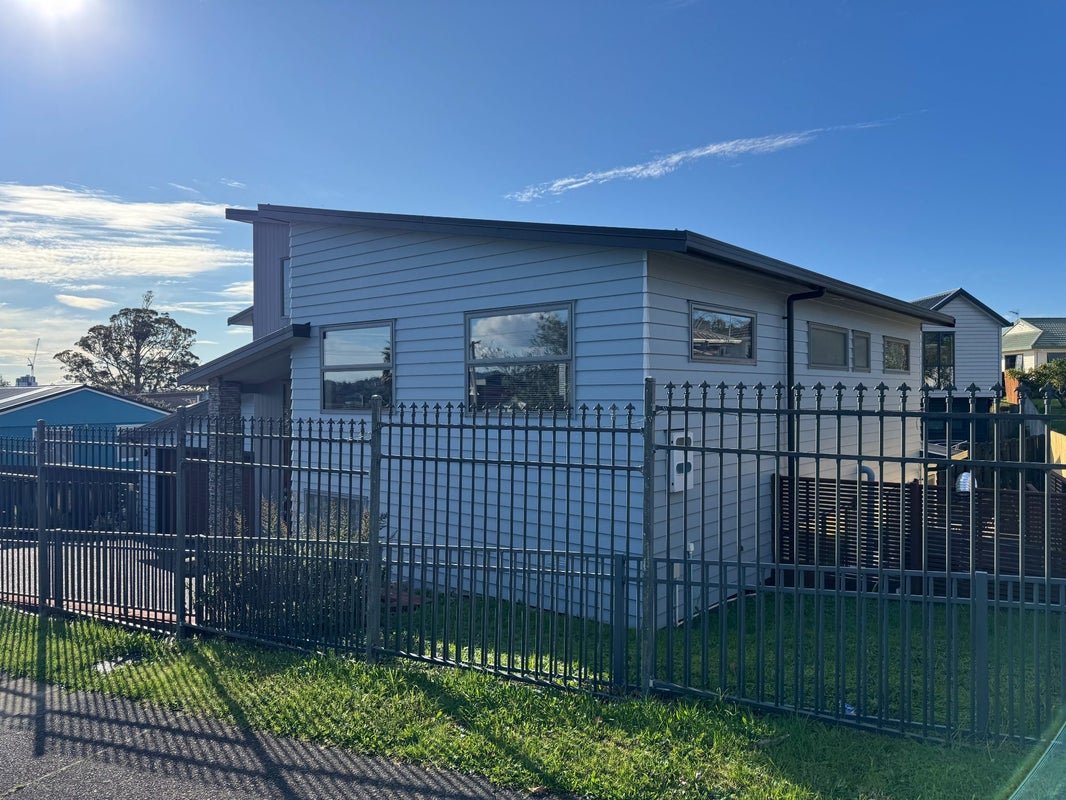 42A View Road, Henderson, Auckland - Carousel 18