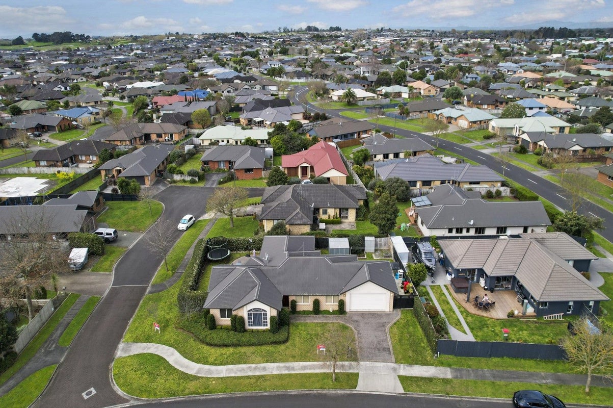 4 Woodham Place, Rototuna North, Hamilton - Carousel 16