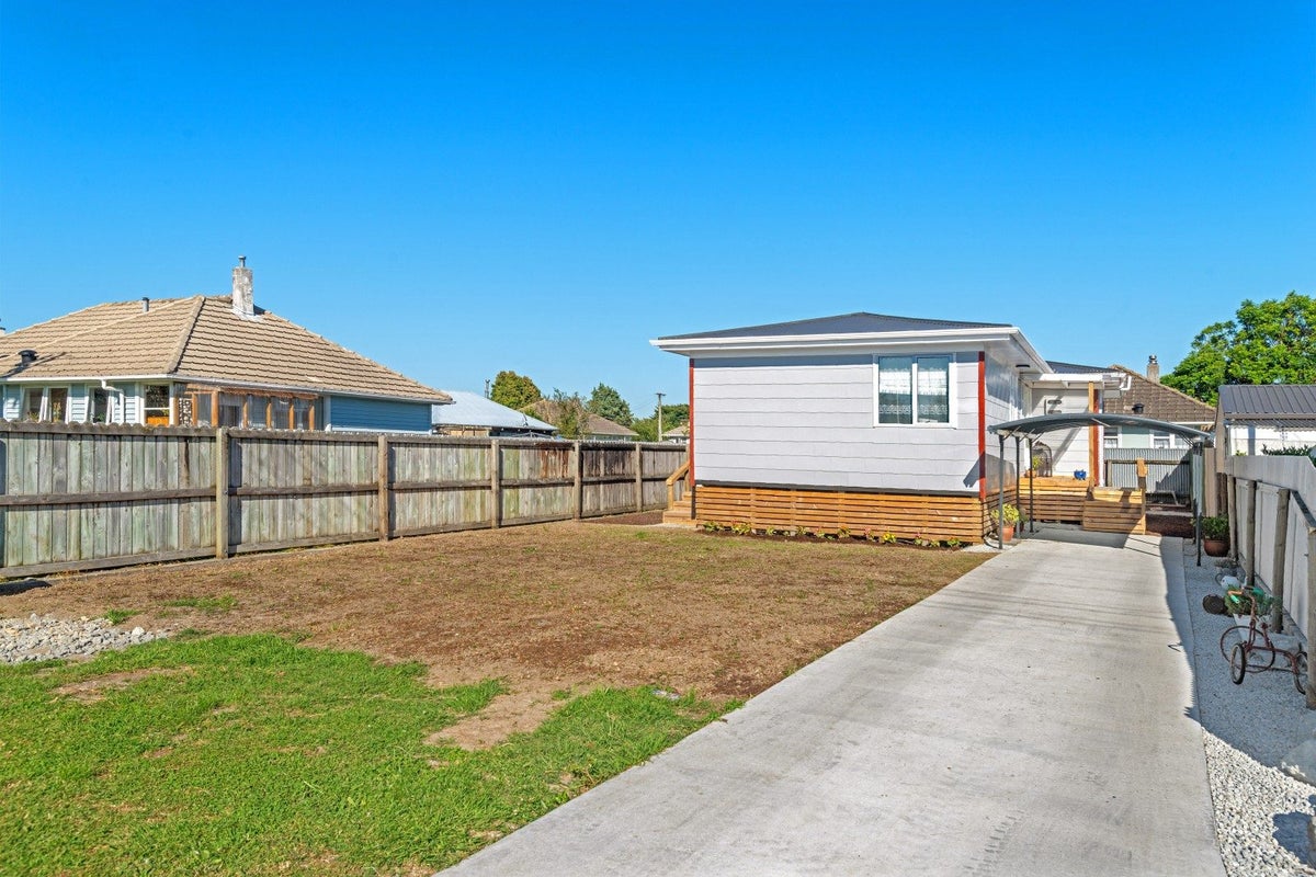 25 Queens Road, Elgin, Gisborne - Carousel 18