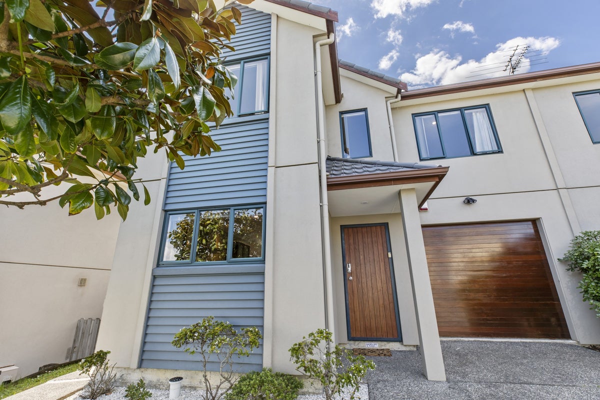 3 Candlestick Place, Oteha, Auckland - Carousel 2