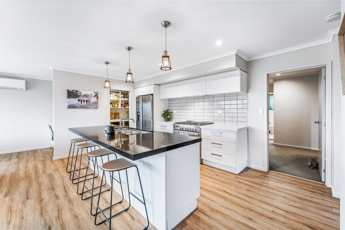 30 Gumdigger Rise, Silverdale, Silverdale - Carousel 23