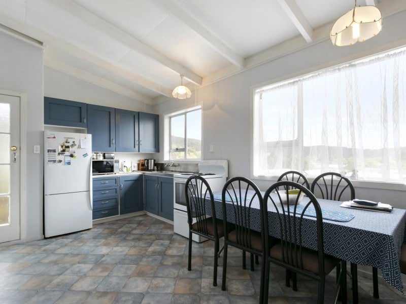 11A Fraser Street, Wainuiomata, Lower Hutt - Carousel 2
