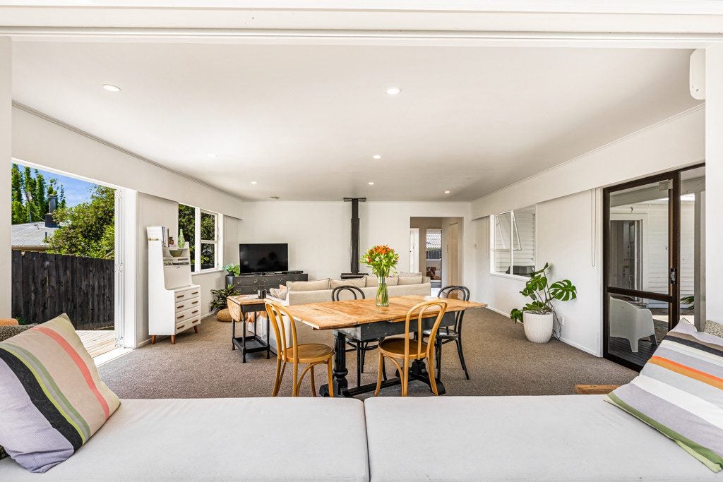 63 Stottholm Road, Titirangi, Auckland - Carousel 2