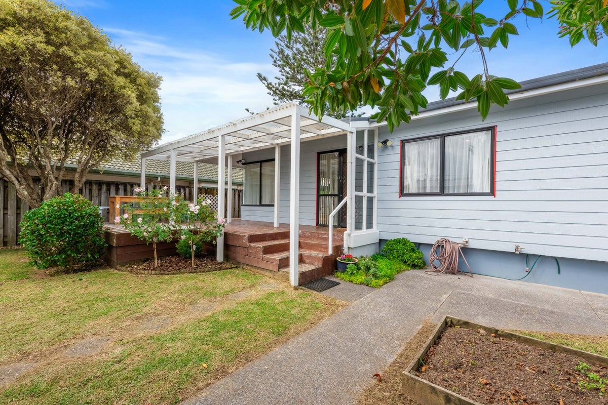 2/33 Overton Road, Papatoetoe, Auckland - Carousel 2