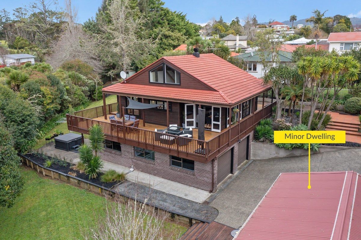 520 West Coast Road, Oratia, Auckland - Carousel 1