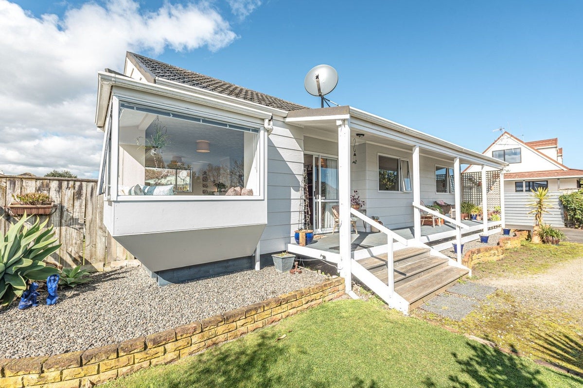 3B Sheffield Place, Springvale, Whanganui - Carousel 1
