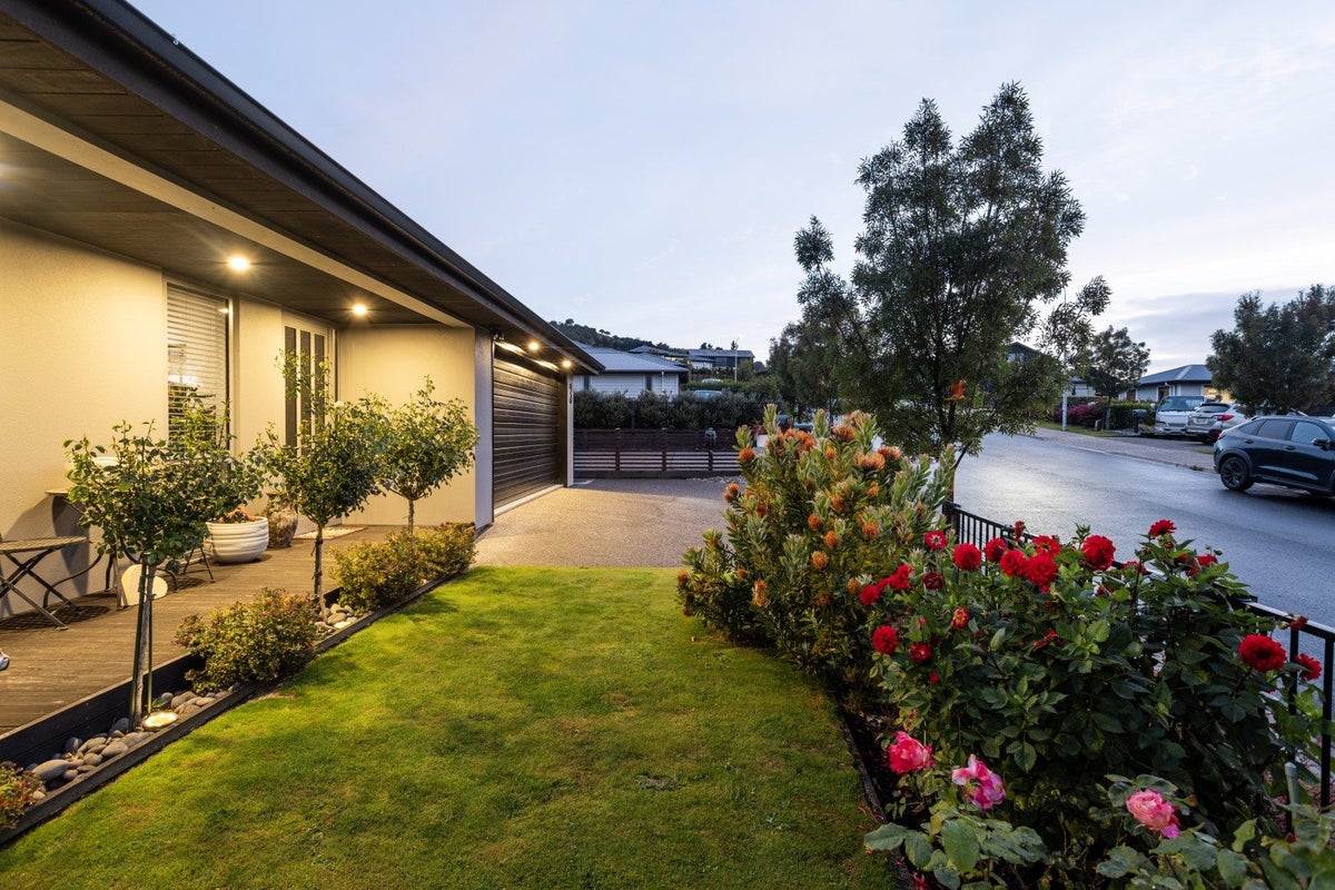 3 Trudi Place, Green Island, Dunedin - Carousel 48