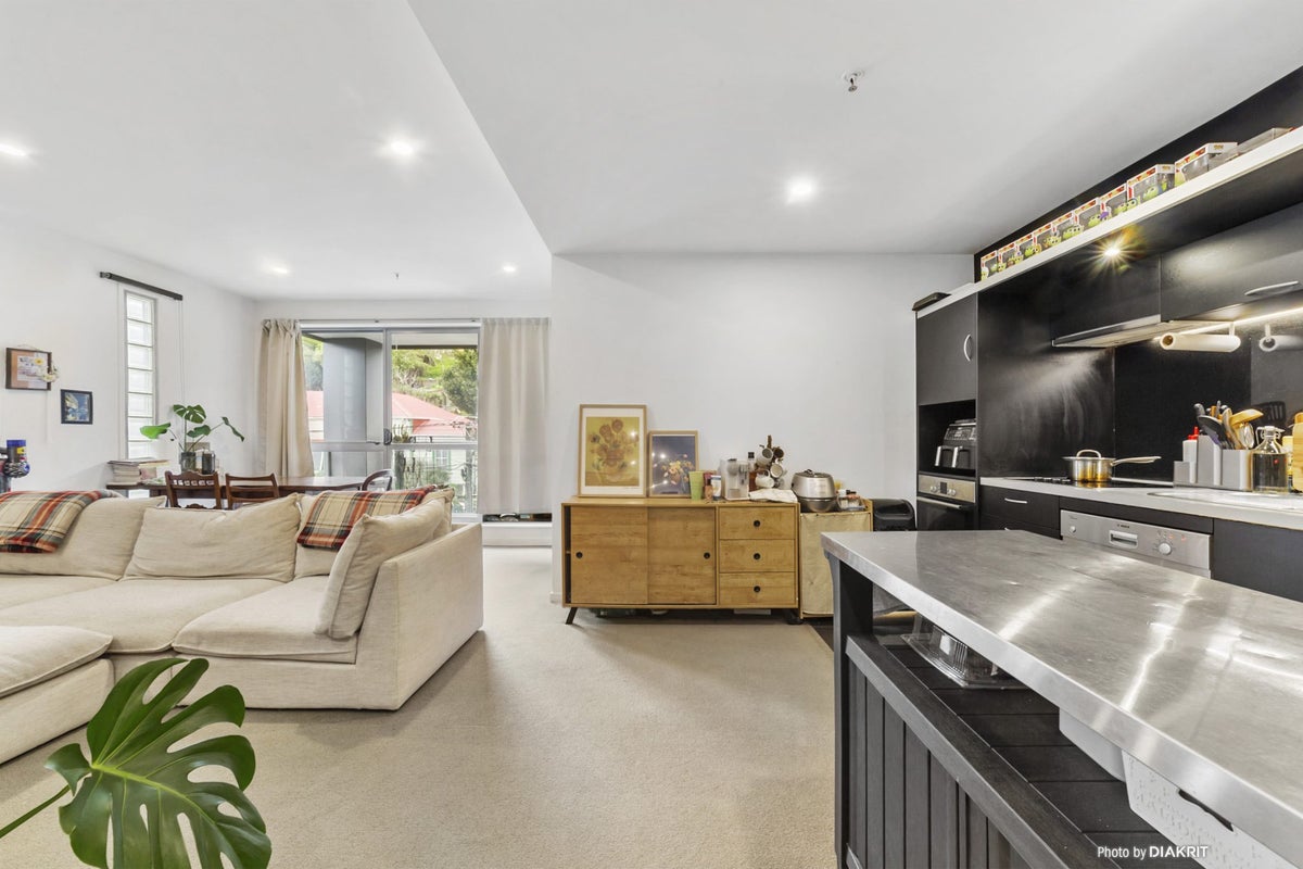 5H/1 Hanson Street, Mount Cook, Wellington - Carousel 1