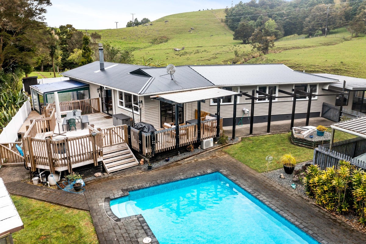 27A Huia Street, Whau Valley, Whangarei - Carousel 1