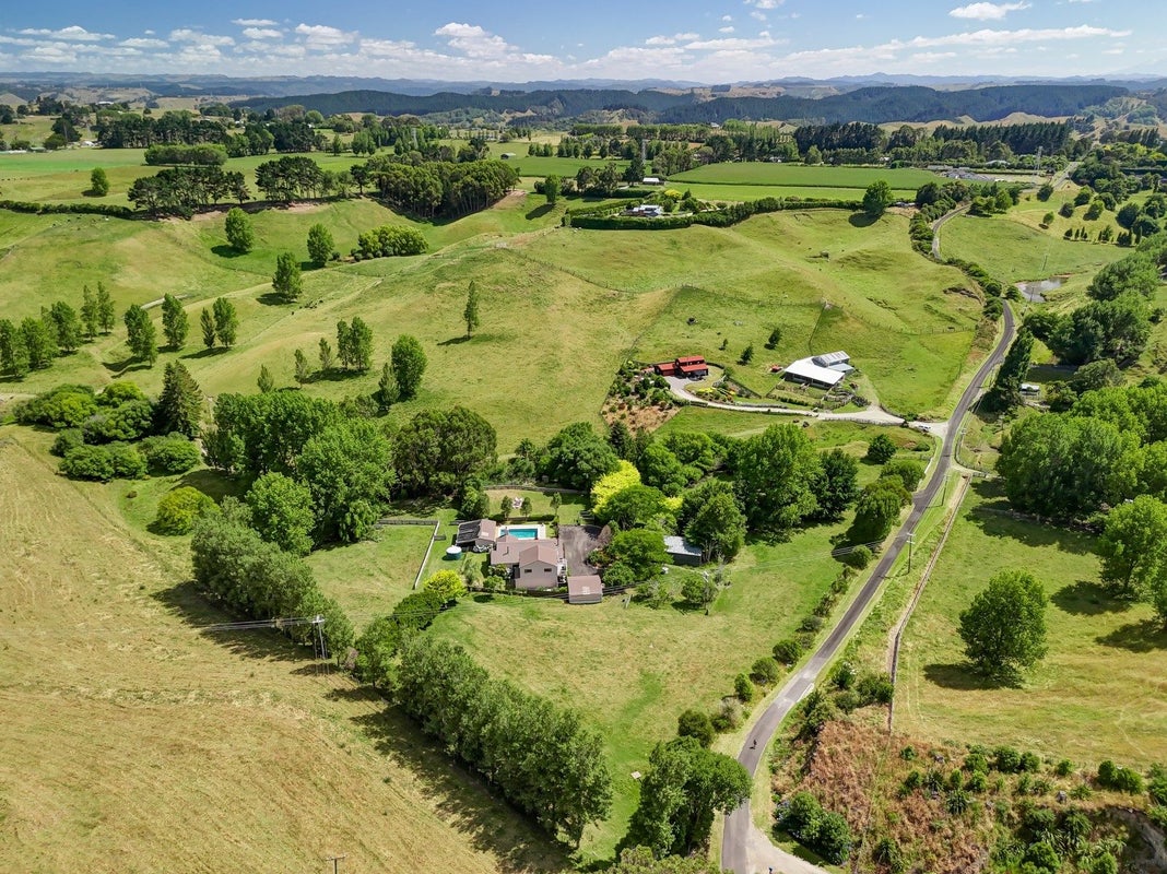 120 Union Line, Fordell, Whanganui - Carousel 2