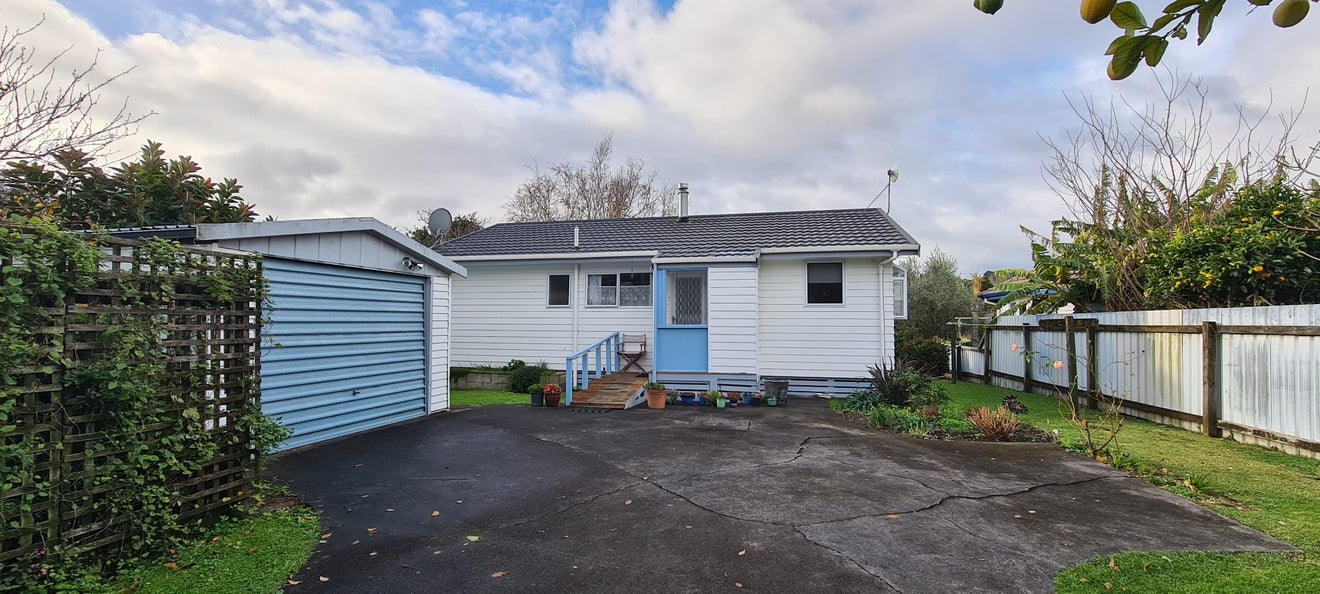 343 Aberdeen Road, Gisborne, Gisborne - Carousel 18