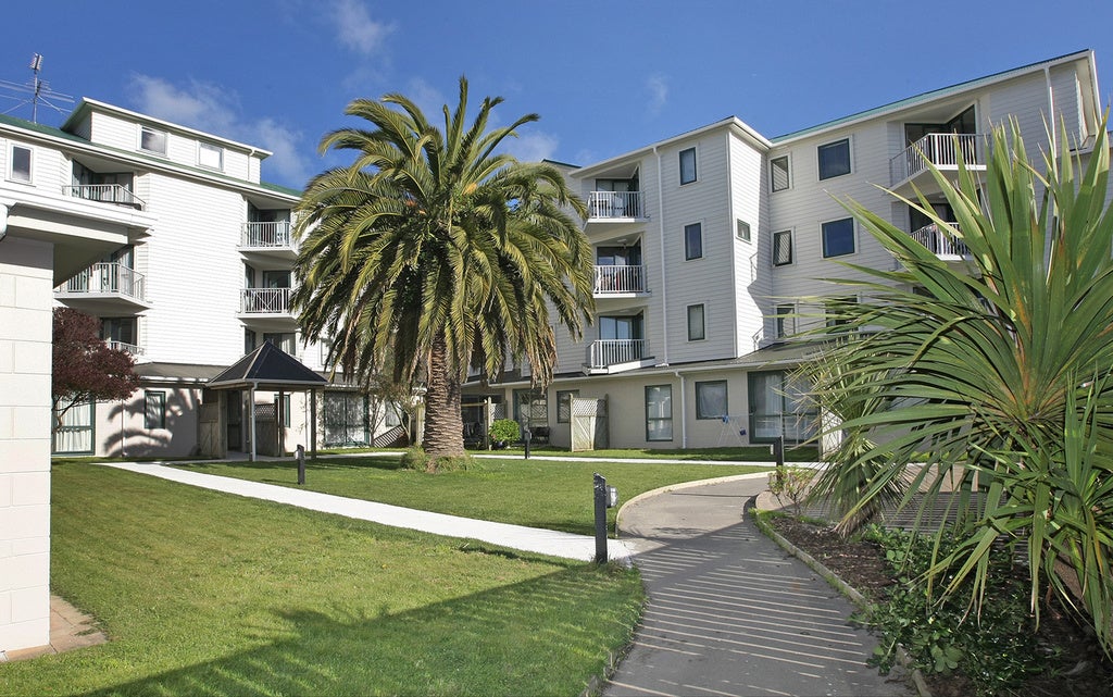 B14/13 Palm Grove, Berhampore, Wellington - Carousel 1