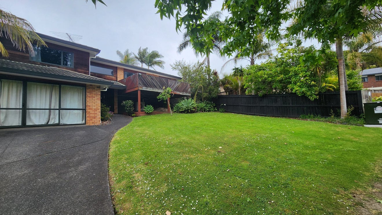 16 Helen Ryburn Place, Torbay, Auckland - Carousel 1
