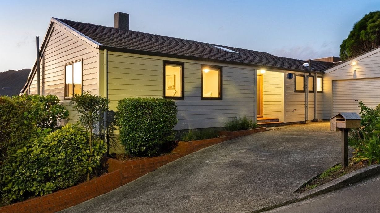 15 Indira Place, Khandallah, Wellington - Carousel 1