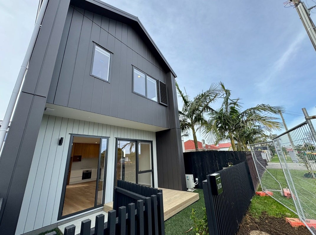 13 Thomas Road, Mangere, Auckland - Carousel 1