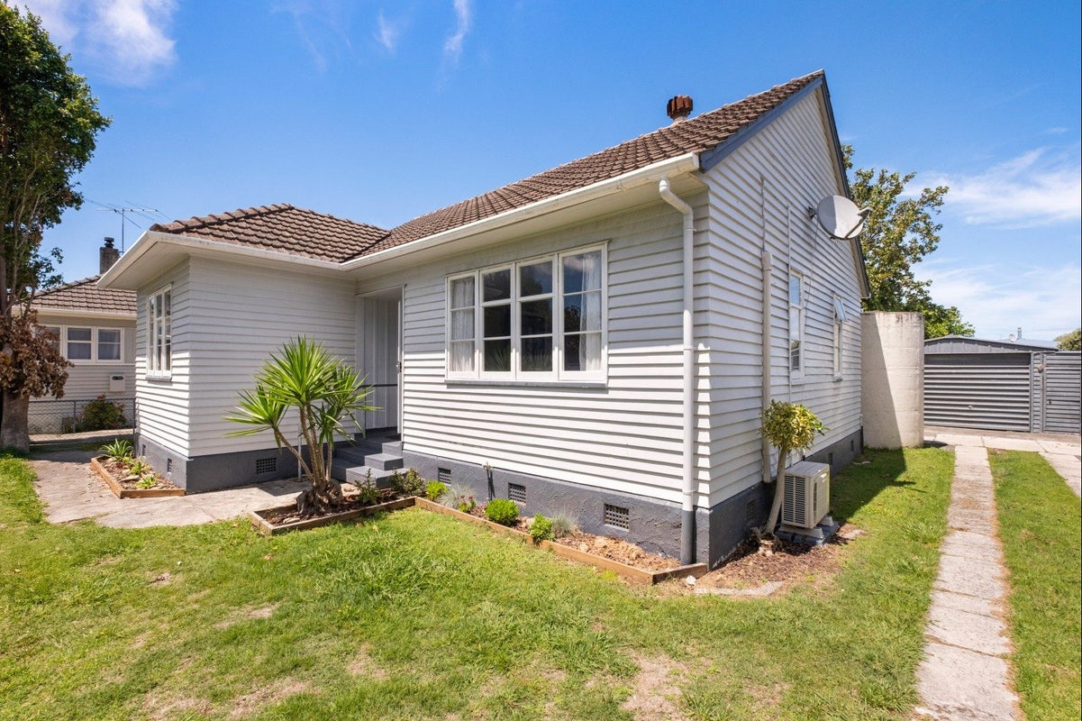 12 Townley Street, Te Hapara, Gisborne - Carousel 1