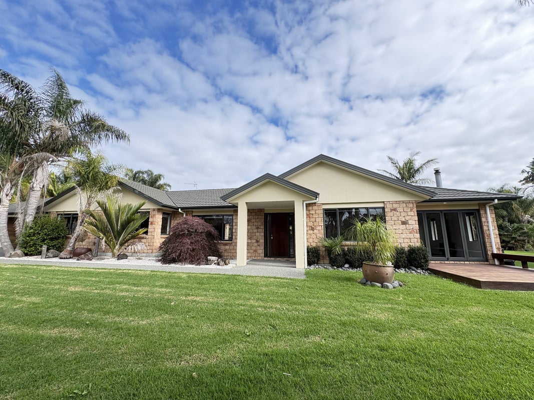 30 Foster Road, Kumeu - Carousel 1