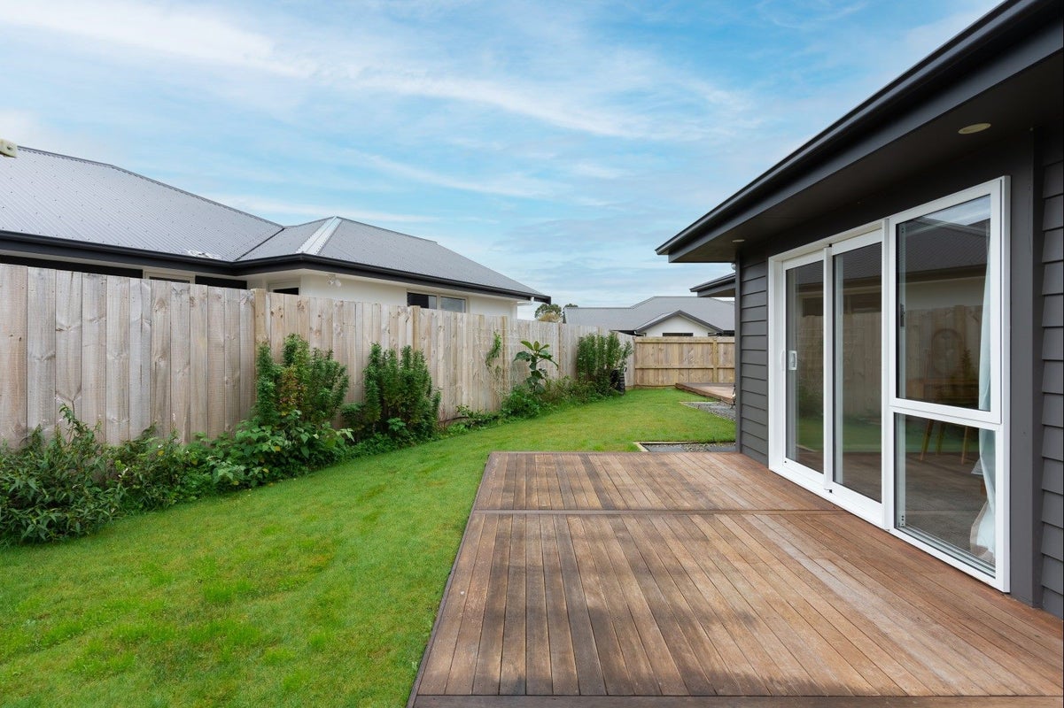 65 Johnstone Drive, Fitzherbert, Palmerston North - Carousel 21