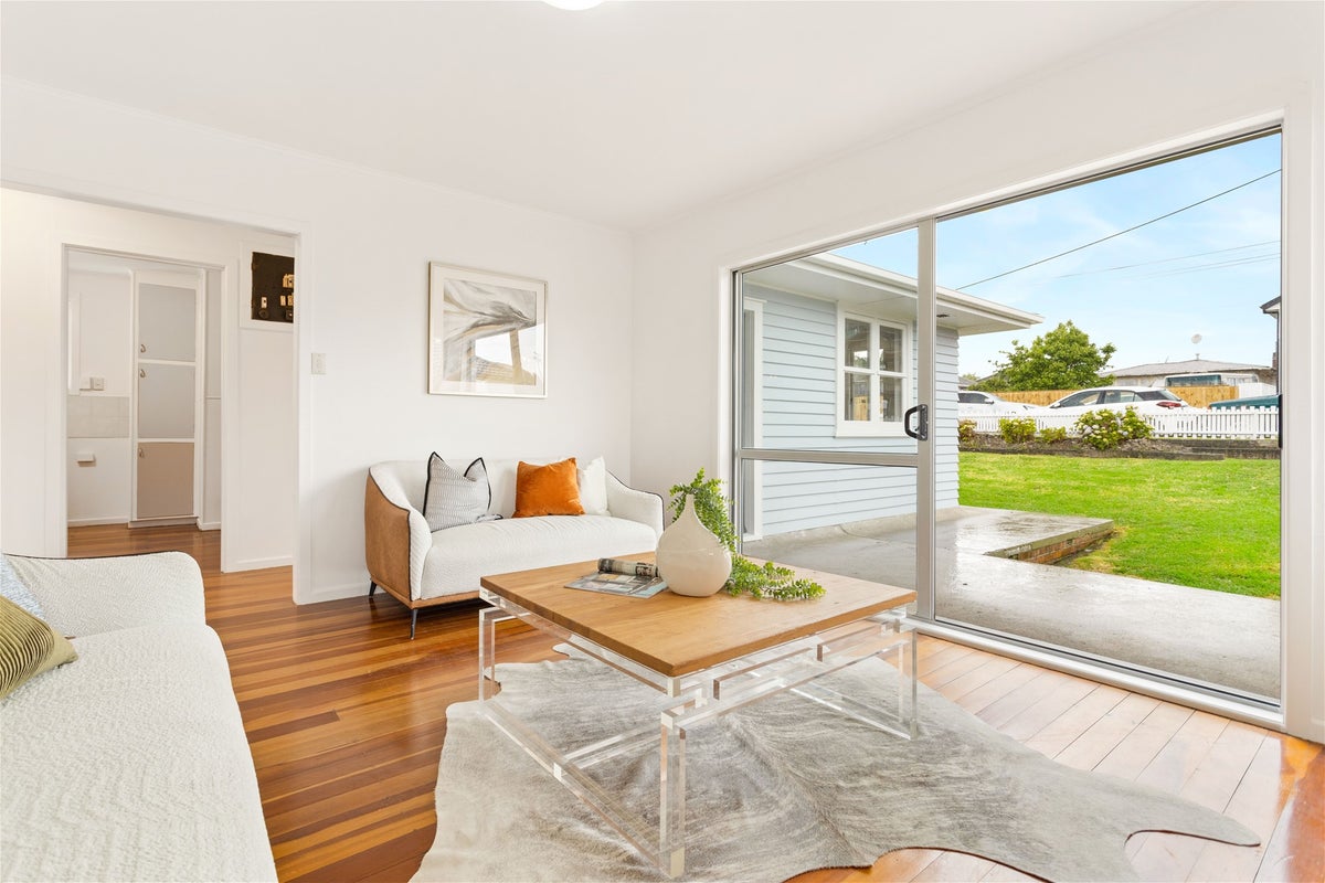 18 Karamu Street, Te Atatu Peninsula, Auckland - Carousel 2