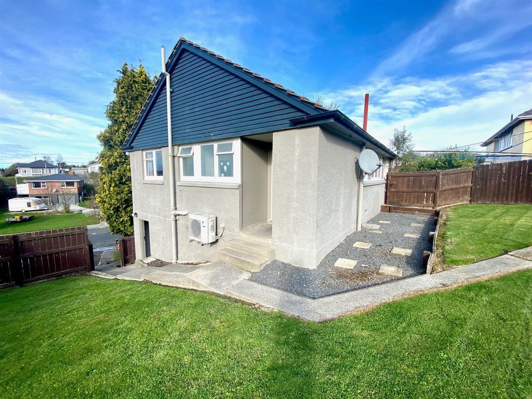 27 Malcolm Terrace, Balclutha - Carousel 1