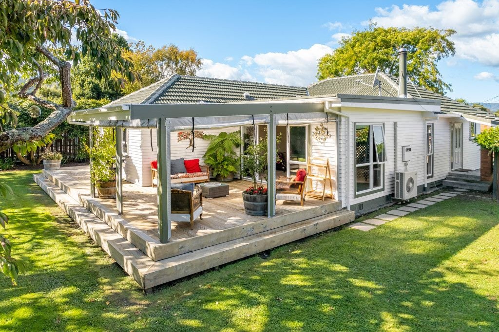 130 McLeod Street, Elderslea, Upper Hutt - Carousel 1