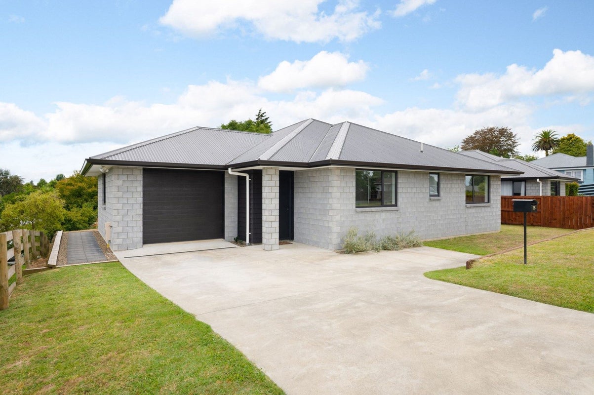 16 Ballance Street, Kihikihi, Te Awamutu - Carousel 1