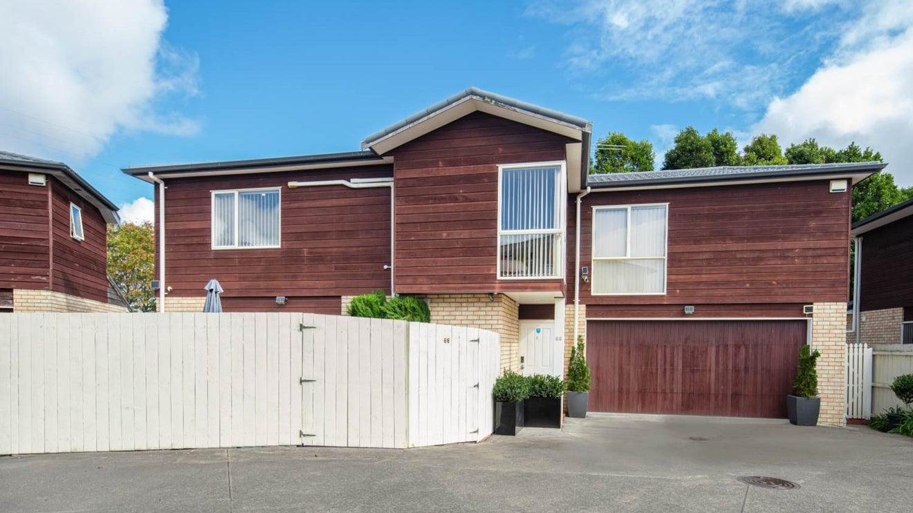 66 Dale Crescent, Pakuranga, Auckland - Carousel 1