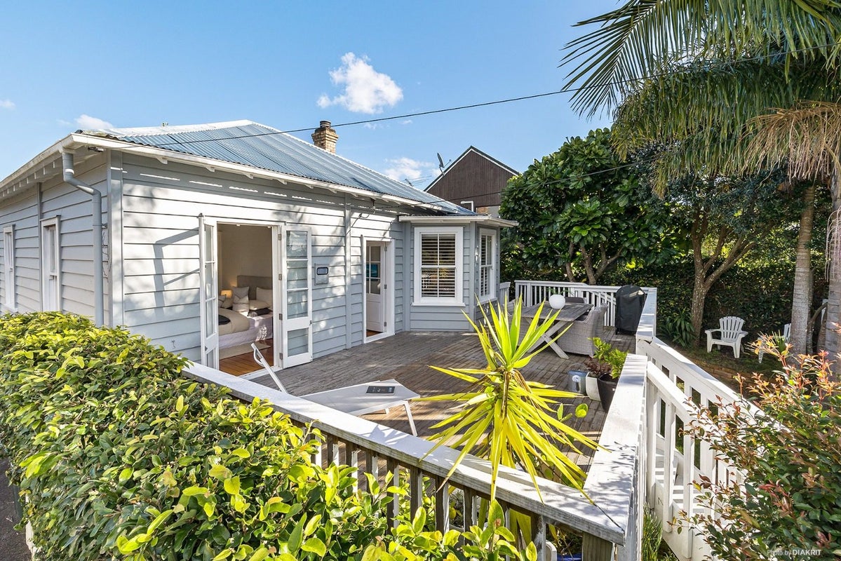 40 Shackleton Road, Mount Eden, Auckland - Carousel 1
