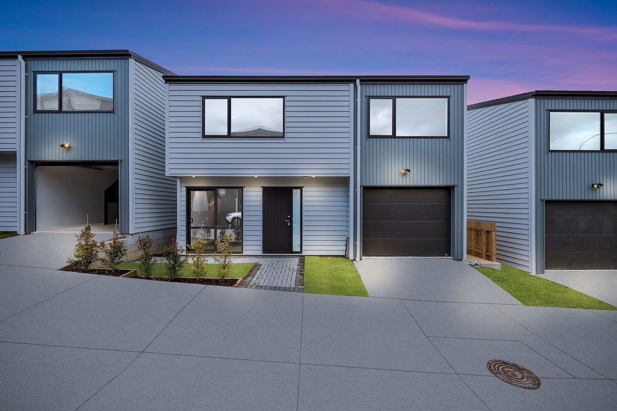 1/50 Tiverton Road, Avondale, Auckland - Carousel 1