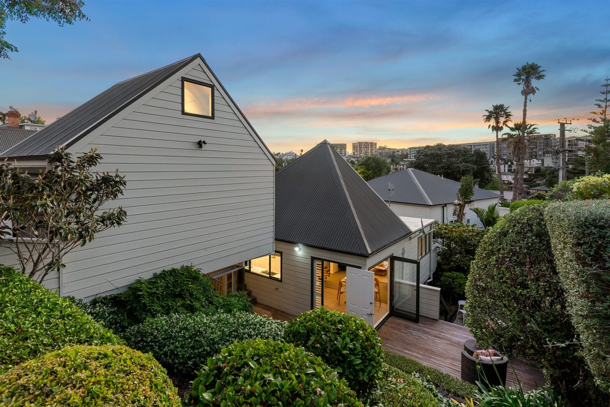 110 Bassett Road, Remuera, Auckland - Carousel 1