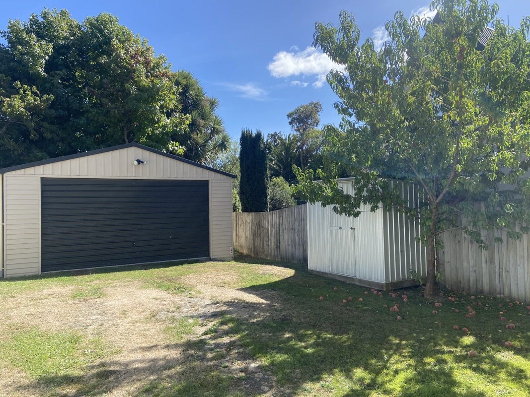 4A Beach Road, Waikawa, Picton - Carousel 13